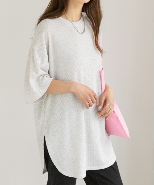 ad thie(アドティエ)の「裾ラウンド ワッフルTシャツ(Tシャツ/カットソー・レディース・オフホワイト/ブルーグレー/オートミール/カーキ/ブラック・LARGE/MEDIUM)」の14枚目の写真