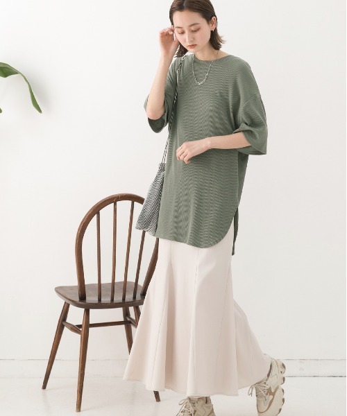 ad thie(アドティエ)の「裾ラウンド ワッフルTシャツ(Tシャツ/カットソー・レディース・オフホワイト/ブルーグレー/オートミール/カーキ/ブラック・LARGE/MEDIUM)」の15枚目の写真