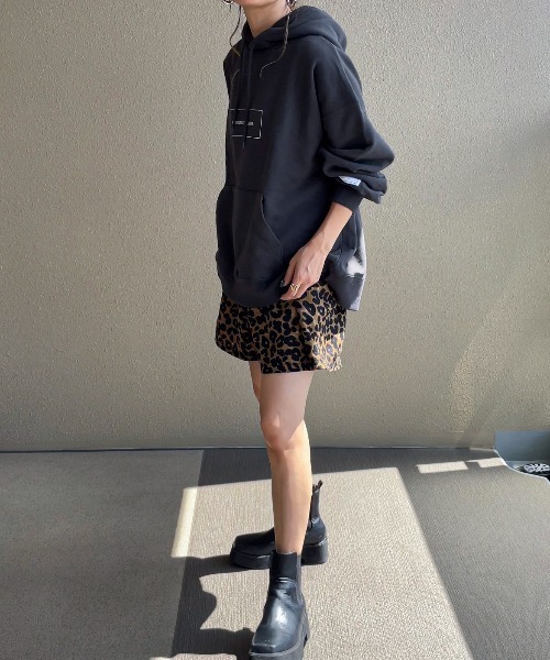 feepur by saya（フェピュールバイサヤ）の「バックロゴポケ付きビッグパーカー（パーカー・レディース・ホワイト/オフホワイト/杢グレー/ブラック・MEDIUM）」の6枚目の写真