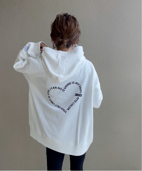 feepur by saya（フェピュールバイサヤ）の「バックロゴポケ付きビッグパーカー（パーカー・レディース・ホワイト/オフホワイト/杢グレー/ブラック・MEDIUM）」の19枚目の写真