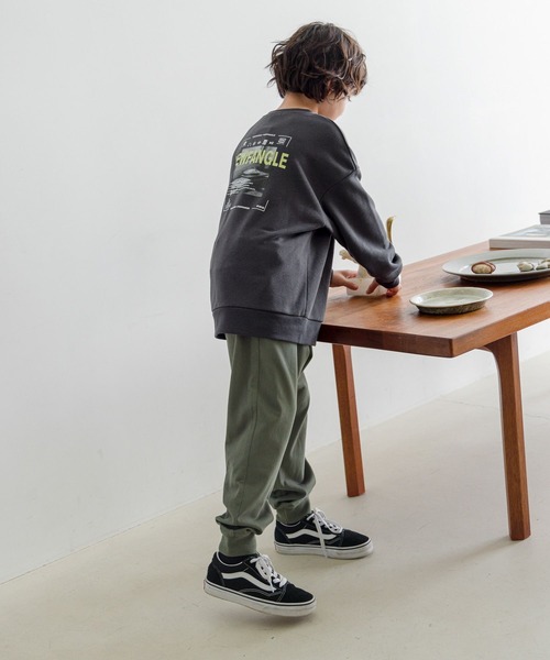 GLOBAL WORK(グローバルワーク)の「プリントクルースウェット/907698(スウェット・キッズ・グレー系その他/チャコール/ベージュ/グリーン/グレー系その他2/ブラウン系その他2/ブラック/グレー系その他3/ライトグレー・100cm/110cm/120cm/140cm/160cm/130cm/150cm)」の13枚目の写真