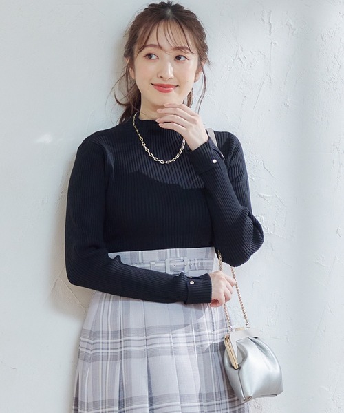 12Twelve Agenda(トゥエルブ アジェンダ)の「ハイネック袖口ターンバックリブニットプルオーバー(ニット/セーター・レディース・ブラック/オフホワイト/ラベンダー/ピンク/ブルー/チャコールグレー/オレンジ・M)」の17枚目の写真