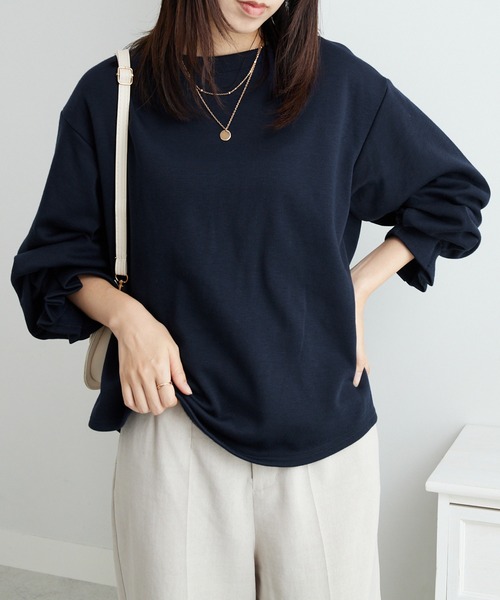 Viola e Viola（ヴィオラエヴィオラ）の「裏ファー袖タックプルオーバー（Tシャツ/カットソー・レディース・テラコッタ/グリーン/モカ/ネイビー/アイボリー/ブラック/ラベンダー・M/5L/LL/4L/L/3L）」の6枚目の写真