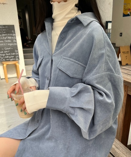 nemne store(ネンネストア)の「【低身長サイズあり】指開きタートルリブトップス(Tシャツ/カットソー・レディース・チャコール/オレンジ/アイボリー/ブラック/ホワイト×ブラック/ブルー・SMALL/MEDIUM)」の7枚目の写真