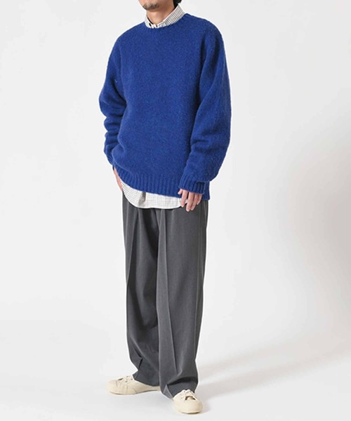 Laurence J Smith（ローレンスジェイスミス）の「LAURENCE J. SMITH | シームレスクルーネックセーター MEN（ニット/セーター・メンズ・イエロー/オレンジ/ブルー・XL/L）」の4枚目の写真