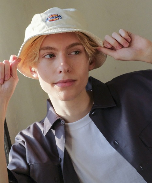 Dickies（ディッキーズ）の「【Dickies】EX ICON BUCKET HAT/カレッジロゴ/バケットハット/フリーサイズ/帽子/ディッキーズ（ハット・メンズ・レンガ/モスグリーン/サックスブルー/オフホワイト/ネイビー/ベージュ/ブラック・FREE）」の15枚目の写真
