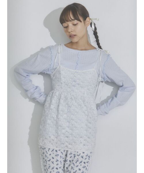 merry jenny（メリージェニー）の「メローアイレットカットtops（Tシャツ/カットソー・レディース・ライトブルー/オフホワイト/クリーム・FREE）」の6枚目の写真