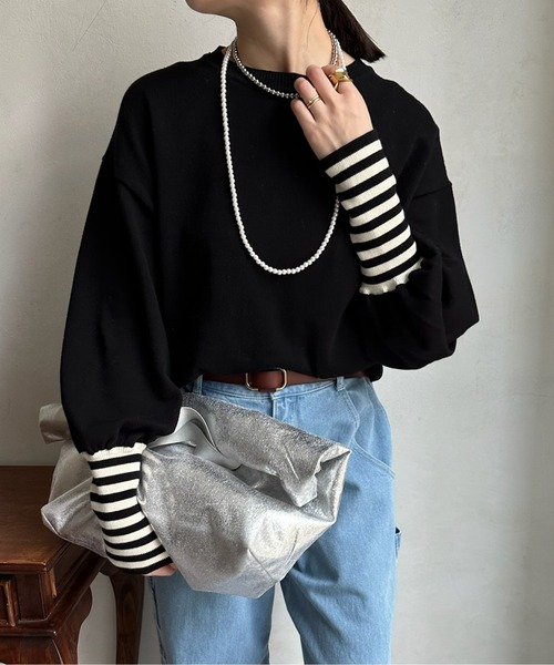 DouDou(ドゥドゥ)の「【WEB限定】 袖ボーダーパフスリーブニット(ニット/セーター・レディース・ブラック/オフホワイト・FREE)」の2枚目の写真