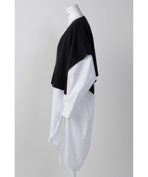 ENFOLD（エンフォルド）の「クロップドニット×シャツプルオーバー（ニット/セーター・レディース・ベージュ/チャコールグレー・38）」の10枚目の写真