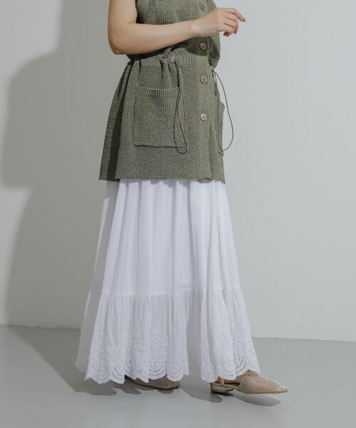 SENSE OF PLACE by URBAN RESEARCH（センスオブプレイスバイアーバンリサーチ）の「スカラップレースヨウリュウティアードスカート（スカート・レディース・レッド/オフホワイト/ブラック・ONE）」の2枚目の写真