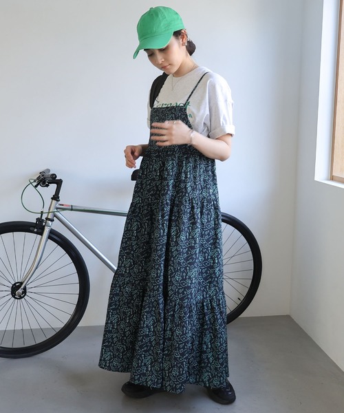 ANME（アンメ）の「フラワープリントティアードキャミワンピース（ワンピース・レディース・オフホワイト/ブラック/ブラウン・M）」の4枚目の写真