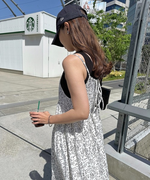 ANME（アンメ）の「フラワープリントティアードキャミワンピース（ワンピース・レディース・オフホワイト/ブラック/ブラウン・M）」の15枚目の写真