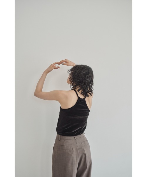 Abor(アボア)の「【Abor】Velours Halter Cami/ベロアホルターキャミ(キャミソール・レディース・ブルーグレー/ブラック/グレー/ベージュ・FREE)」の19枚目の写真