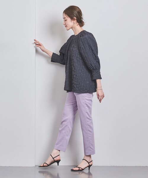 UNITED ARROWS(ユナイテッドアローズ)の「テーパード スリムパンツ(スラックス・レディース・グレー/ライラック/ネイビー・34/36/38/40)」の6枚目の写真