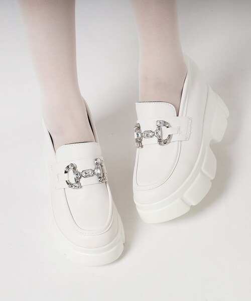 cs T&P(シーエスティーアンドピー)の「厚底キラキラチャーム付きローファーパンプス(パンプス・レディース・ブラック/ホワイト/ブラック系1・S/M/L/LL)」の18枚目の写真