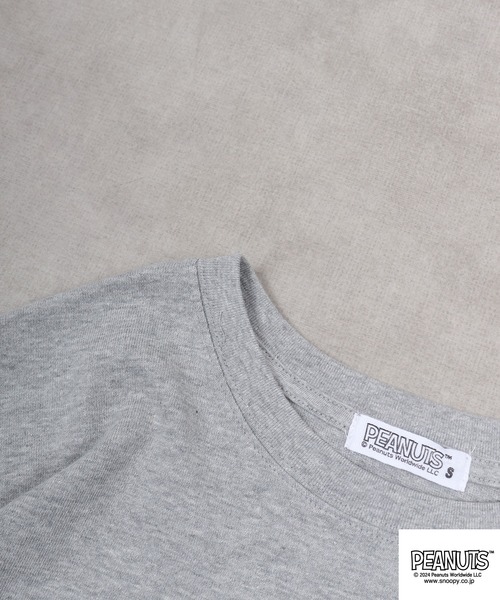 PEANUTS(ピーナッツ)の「PEANUTS フラワーカレッジロゴ ヘビーウエイト ドロップショルダー半袖Tシャツ(Tシャツ/カットソー・メンズ・オフホワイト/レッド/杢グレー・S/M/L/LL)」の12枚目の写真