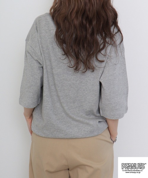 PEANUTS(ピーナッツ)の「PEANUTS フラワーカレッジロゴ ヘビーウエイト ドロップショルダー半袖Tシャツ(Tシャツ/カットソー・メンズ・オフホワイト/レッド/杢グレー・S/M/L/LL)」の22枚目の写真