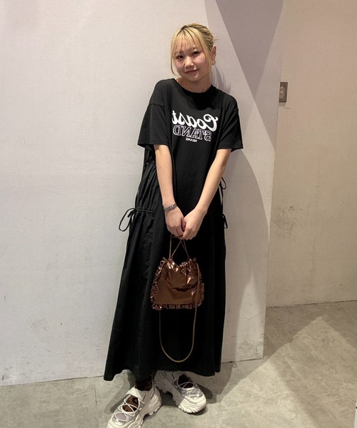 RODEO CROWNS WIDE BOWL（ロデオクラウンズワイドボウル）の「メタリックフリルショルダーバッグ（ショルダーバッグ・レディース・シルバー/ブラウン/ライトブラック・FREE）」の19枚目の写真