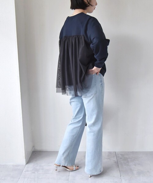 quaranciel(カランシエル)の「quaranciel:〈手洗い可能〉チュール ドッキング スウェット プルオーバー(スウェット・レディース・ネイビー/ライトブルー/チャコールグレー/ベージュ・ONE SIZE)」の9枚目の写真