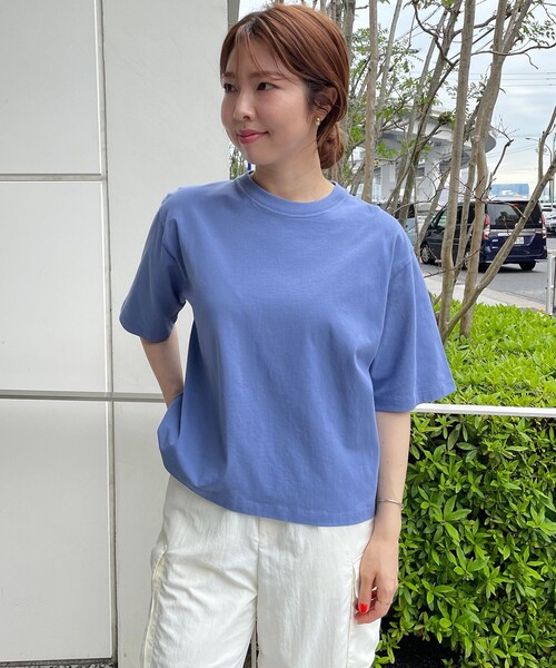 UNFILO(アンフィーロ)の「ベーシックTEE(Tシャツ/カットソー・レディース・ダルブルー系1/パープル系/ホワイト系/ネイビー系1/ブルー系/ブラック系・MEDIUM/LARGE)」の4枚目の写真