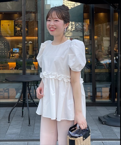 新品 Fit more バックリボン切り替えフリルブラウス バックリボン切り替えフリルブラウス（シャツ/ブラウス）｜Fit