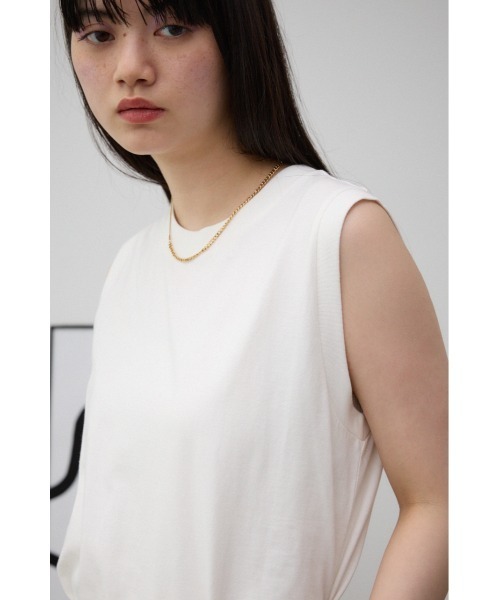 AZUL by moussy（アズールバイマウジー）の「ベーシッククルーネックタンクトップ（タンクトップ・レディース・グレー/オフホワイト/ブラック・FREE）」の5枚目の写真