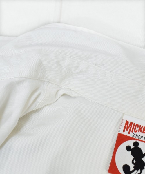 DISNEY VINTAGE(ディズニーヴィンテージ)の「【ヴィンテージ古着】MICKEY / ミッキー 刺繍入り 長袖 コットンシャツ(シャツ/ブラウス・メンズ・ホワイト・LARGE)」の2枚目の写真