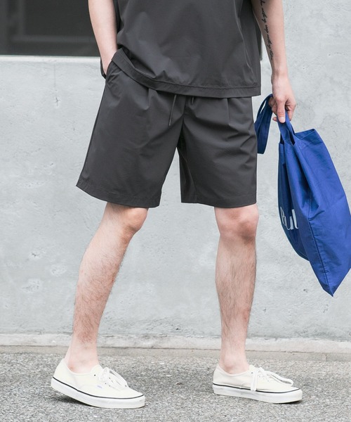 URBAN RESEARCH(アーバンリサーチ)の「『撥水』『UR TECH MoLight』SHORTS(その他パンツ・メンズ・グリーン系その他/グレー/ブラック・MEDIUM/LARGE)」の3枚目の写真