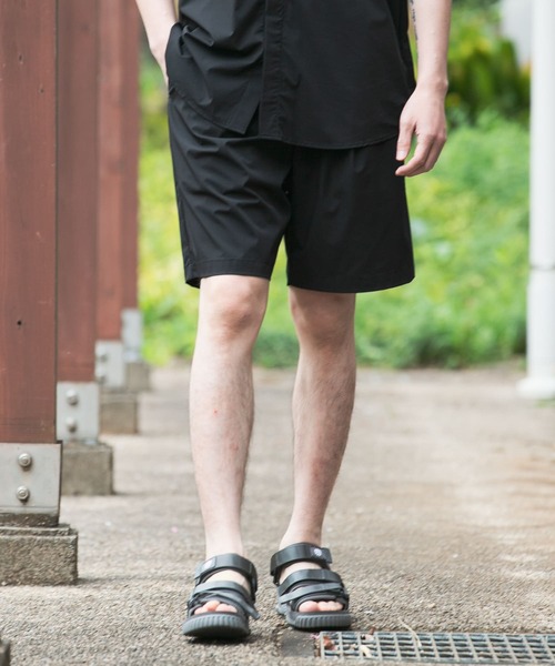 URBAN RESEARCH(アーバンリサーチ)の「『撥水』『UR TECH MoLight』SHORTS(その他パンツ・メンズ・グリーン系その他/グレー/ブラック・MEDIUM/LARGE)」の4枚目の写真