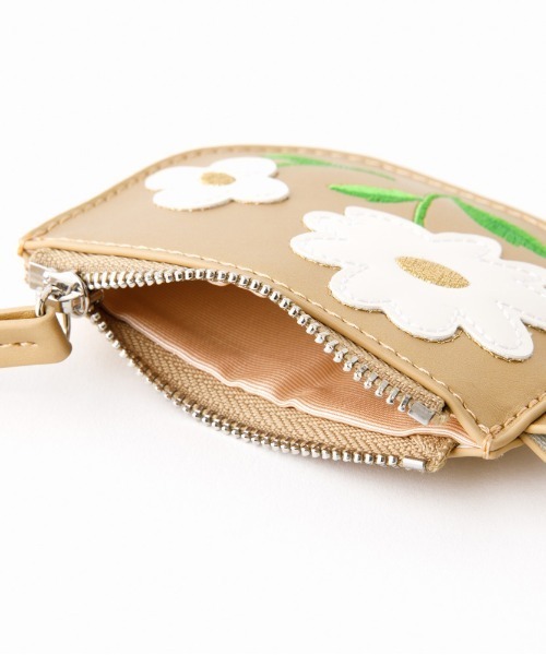 Casselini(キャセリーニ)の「Casselini(キャセリーニ)モチーフコインケース(コインケース・レディース・ブラック/ゴールド/シルバー・FREE)」の11枚目の写真