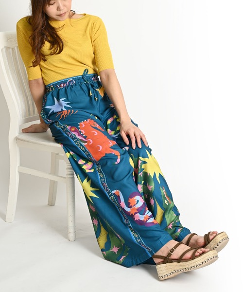 MARAI（マーライ）の「派手柄 ハイウエスト ウエストゴム ワイドパンツ（その他パンツ・レディース・グリーン・X-LARGE/XX-LARGE）」の4枚目の写真