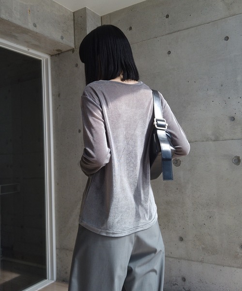 y/m by RIKA（イムバイリカ）の「シアーベロアトップス（Tシャツ/カットソー・レディース・イエロー/ブラック/グレー・FREE）」の15枚目の写真