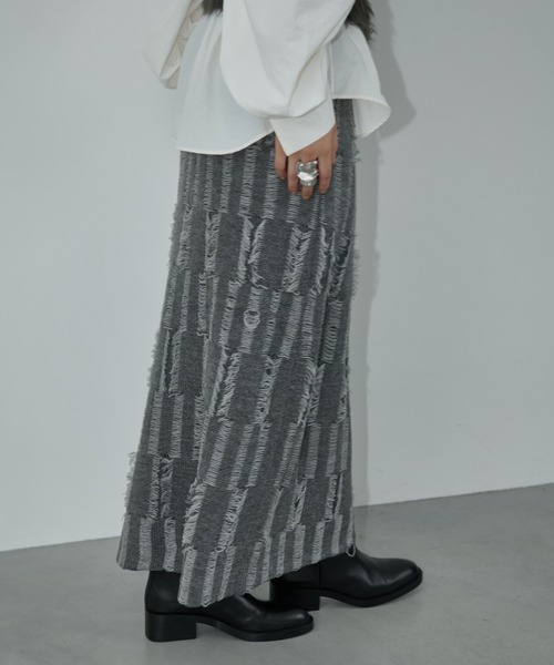 AIC.（エーアイシー）の「バルキーフリンジニットロングスカート（スカート・レディース・チャコールグレー/ブラック・FREE）」の15枚目の写真