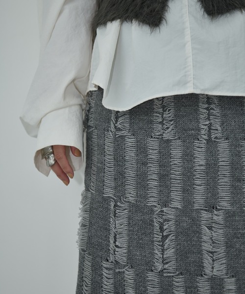 AIC.（エーアイシー）の「バルキーフリンジニットロングスカート（スカート・レディース・チャコールグレー/ブラック・FREE）」の17枚目の写真