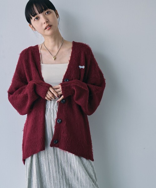 PENNEYS（ぺニーズ）の「PENNEYS（ぺニーズ）別注シャギーVネックカーディガン（カーディガン/ボレロ・レディース・ダークブラウン/オフホワイト/コバルトブルー/ワインレッド・M/L）」の18枚目の写真