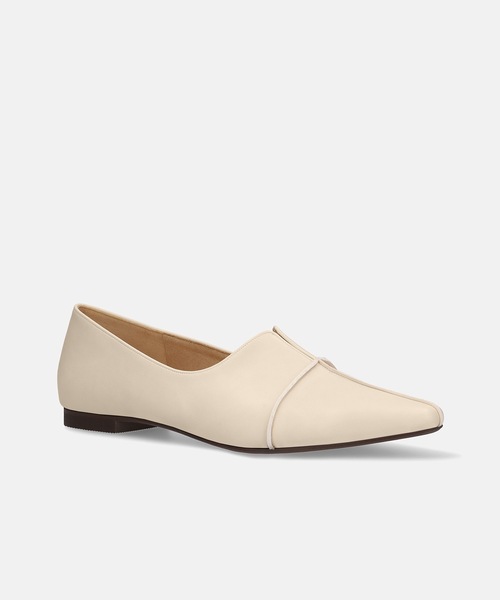 MAMIAN（マミアン）の「スクエアトゥ カットオフシーム スリットデザイン フラットシューズ（ドレスシューズ・レディース・ブラック/ベージュ×ブラック/アイボリー・22.5cm/23.0cm/23.5cm/24.0cm/24.5cm/25.0cm）」の20枚目の写真