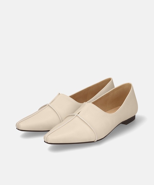 MAMIAN（マミアン）の「スクエアトゥ カットオフシーム スリットデザイン フラットシューズ（ドレスシューズ・レディース・ブラック/ベージュ×ブラック/アイボリー・22.5cm/23.0cm/23.5cm/24.0cm/24.5cm/25.0cm）」の21枚目の写真