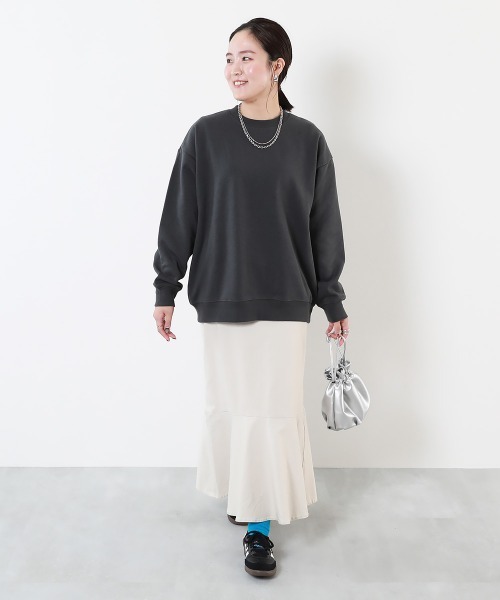 devirock(デビロック)の「カラフルスウェット ふっくら裏起毛 無地 大人トレーナー(スウェット・レディース・グレー系/パープル系7/ブラック系2/グリーン系/ブルー系6/グレー系2/スミクロ/オートミール/オレンジ系5/ブルー系1/ピンク系/レッド系1/ヘザーチャコール/ブルー系2/ダークグリーン・M/L/LL)」の16枚目の写真