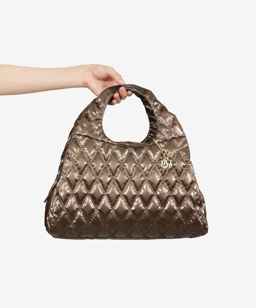 Bermosa(ベルモサ)の「【軽量】2WAY ロングショルダー付き キルティング ミニボストン(ハンドバッグ・レディース・シルバー/ブラック/ブロンズ/ボルドー・FREE)」の4枚目の写真