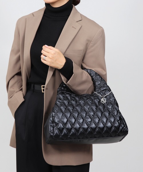 Bermosa(ベルモサ)の「【軽量】2WAY ロングショルダー付き キルティング ミニボストン(ハンドバッグ・レディース・シルバー/ブラック/ブロンズ/ボルドー・FREE)」の2枚目の写真