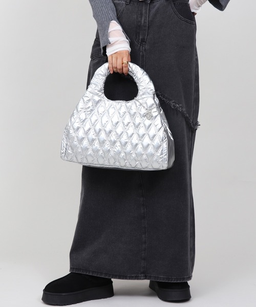 Bermosa(ベルモサ)の「【軽量】2WAY ロングショルダー付き キルティング ミニボストン(ハンドバッグ・レディース・シルバー/ブラック/ブロンズ/ボルドー・FREE)」の22枚目の写真