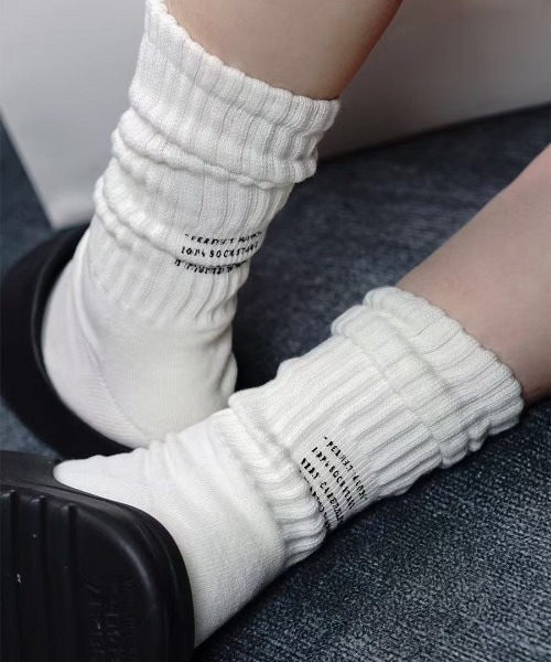 CALIFORNIA OUTFITTERS（カリフォルニア アウトフィッターズ）の「3-8E28 バック 英字ポイント くしゅくしゅ リブソックス（ソックス/靴下・レディース・チャコール/ホワイト/ブラック・ONESIZE）」の2枚目の写真