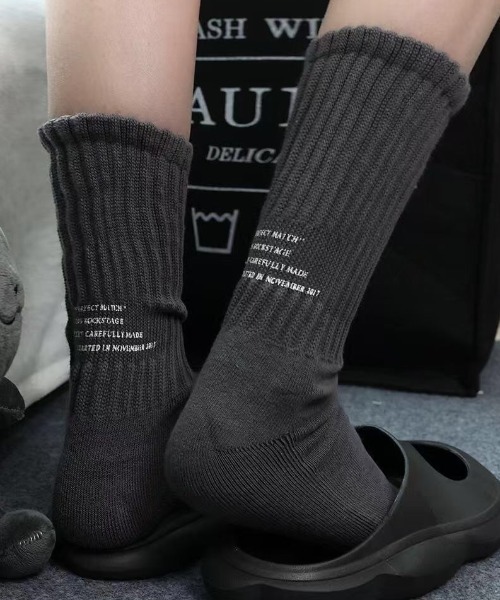 CALIFORNIA OUTFITTERS（カリフォルニア アウトフィッターズ）の「3-8E28 バック 英字ポイント くしゅくしゅ リブソックス（ソックス/靴下・レディース・チャコール/ホワイト/ブラック・ONESIZE）」の3枚目の写真