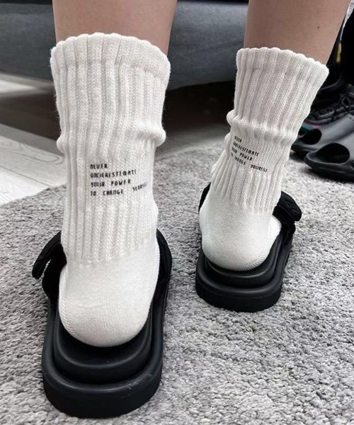 CALIFORNIA OUTFITTERS（カリフォルニア アウトフィッターズ）の「3-8E28 バック 英字ポイント くしゅくしゅ リブソックス（ソックス/靴下・レディース・チャコール/ホワイト/ブラック・ONESIZE）」の4枚目の写真