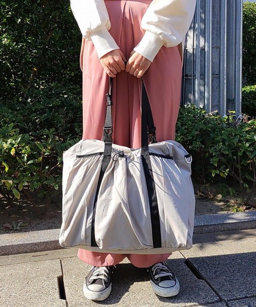 Q(キュー)の「リュックセットトラベルボストン(ボストンバッグ・レディース・ライトグレー/カーキ・MEDIUM)」の18枚目の写真