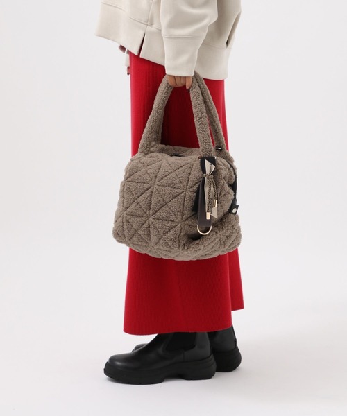 BAYFLOW（ベイフロー）の「[ボア素材で登場!!]チャームツキボアキルトトート（ショルダーバッグ・レディース・モカ/アイボリー/グレー・FREE）」の13枚目の写真