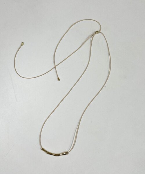 Omekashi（オメカシ）の「フェイクレザー/ベロアニュアンスチョーカー（ネックレス・レディース・ベージュ/ブラック・ONE SIZE）」の10枚目の写真