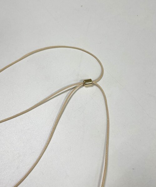 Omekashi（オメカシ）の「フェイクレザー/ベロアニュアンスチョーカー（ネックレス・レディース・ベージュ/ブラック・ONE SIZE）」の12枚目の写真