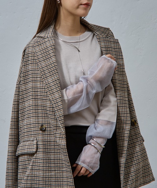 COLONY 2139(コロニートゥーワンスリーナイン)の「袖先シアークルーニット(ニット/セーター・レディース・ブラック/グレイッシュベージュ/オリーブ/オフホワイト/ネイビー・FREE)」の3枚目の写真