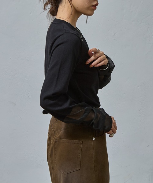 COLONY 2139(コロニートゥーワンスリーナイン)の「袖先シアークルーニット(ニット/セーター・レディース・ブラック/グレイッシュベージュ/オリーブ/オフホワイト/ネイビー・FREE)」の15枚目の写真